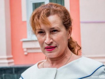 Що має і скільки заробляє головна освітянка Луцька