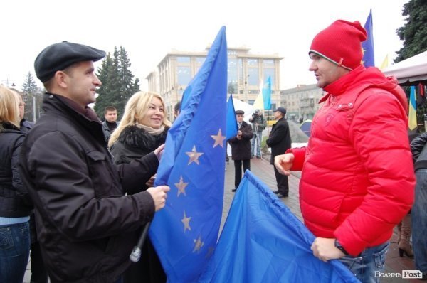 У Луцьку відбувся автопробіг за Європу. ФОТО