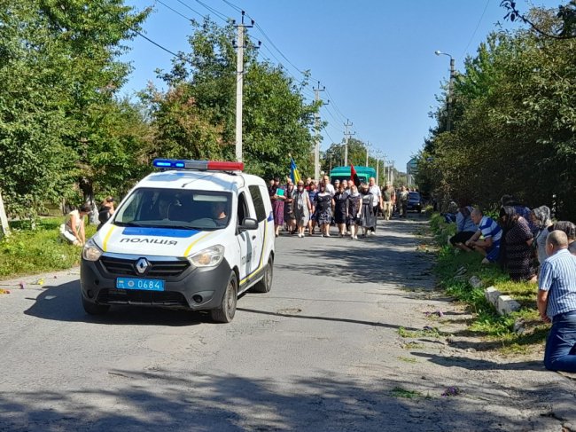 У громаді на Волині попрощалися з Героєм Тарасом Грицюком. ФОТО