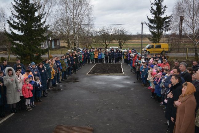 Вогняний тризуб та старт «патрульки» в Ковелі. Добрі новини Волині