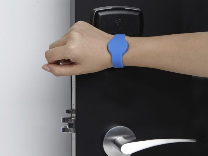 RFID-браслет для бізнесу: ідеальне рішення для аквапарків, готелів та фітнес-центрів