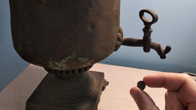 На Волині знайшли пломбу 19 століття для опечатування чаю 