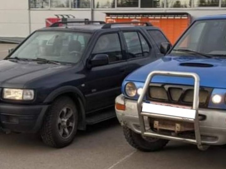 Продали 13 авто вартістю майже 3 мільйони: на Волині викрили «схему» незаконного ввезення машин для ЗСУ 