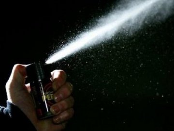 Застосував перцевий балончик: у Луцьку неповнолітній обікрав таксиста