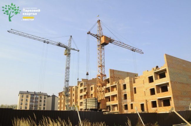 У ЖК «Парковий квартал» розпочали перекриття другого будинку. ФОТО*
