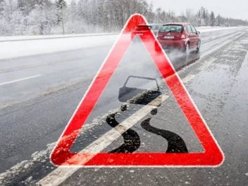 Водіїв попереджають про можливу ожеледицю на дорогах Волині