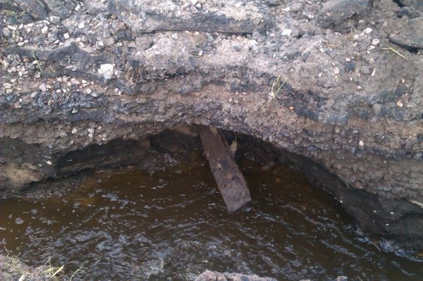 У райцентрі на Волині траншея блокувала дорогу. ФОТО. ВІДЕО