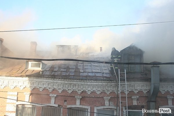 Пожежа в центрі Луцька. ФОТОРЕПОРТАЖ