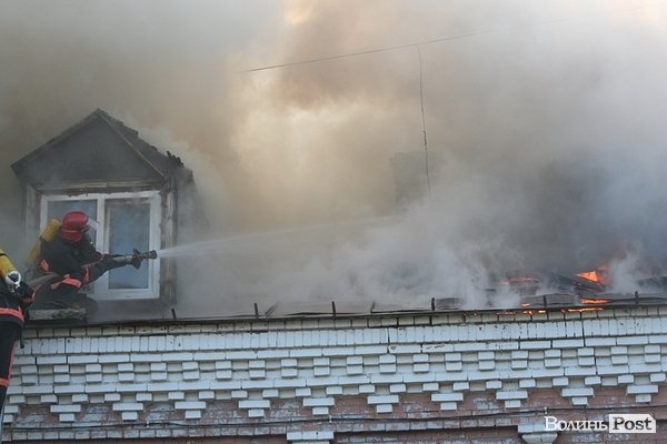 Пожежа в центрі Луцька. ФОТОРЕПОРТАЖ