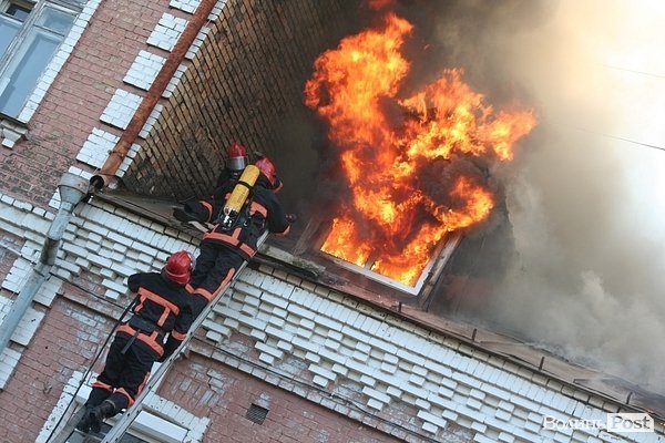 Пожежа в центрі Луцька. ФОТОРЕПОРТАЖ