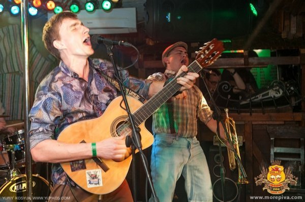 Як у Луцьку танцювали під закарпатський рок-н-рол. ФОТО