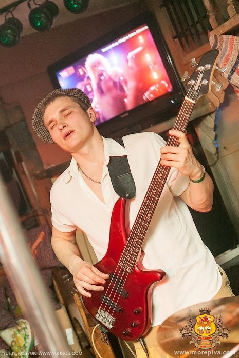 Як у Луцьку танцювали під закарпатський рок-н-рол. ФОТО