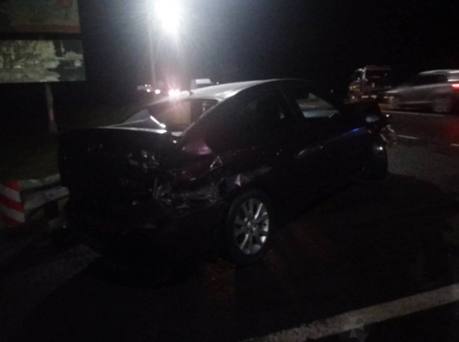 Авто перекрутило і викинуло у відбійник: луцька команда фаєр-шоу  потрапила у ДТП