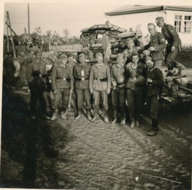 Групове фото окупантів