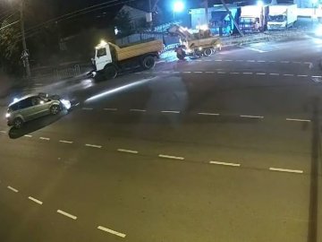Нічна ДТП на Ковельській: з'явилося відео аварії
