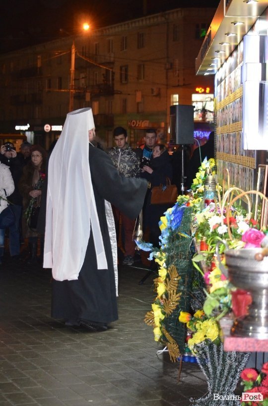 У Луцьку молилися за військовими, які загинули. ФОТО. ВІДЕО
