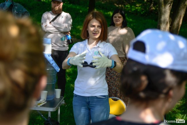 «Це може бути суперлокація»: «Інвестор» влаштував толоку у ботанічному саду на Потебні. ФОТО*