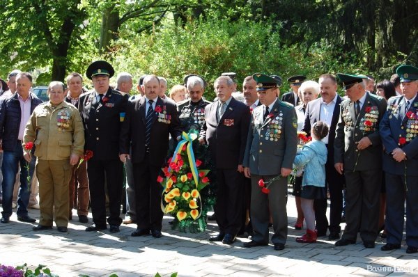 9 травня у Луцьку: квіти, сльози та молитви. ФОТО