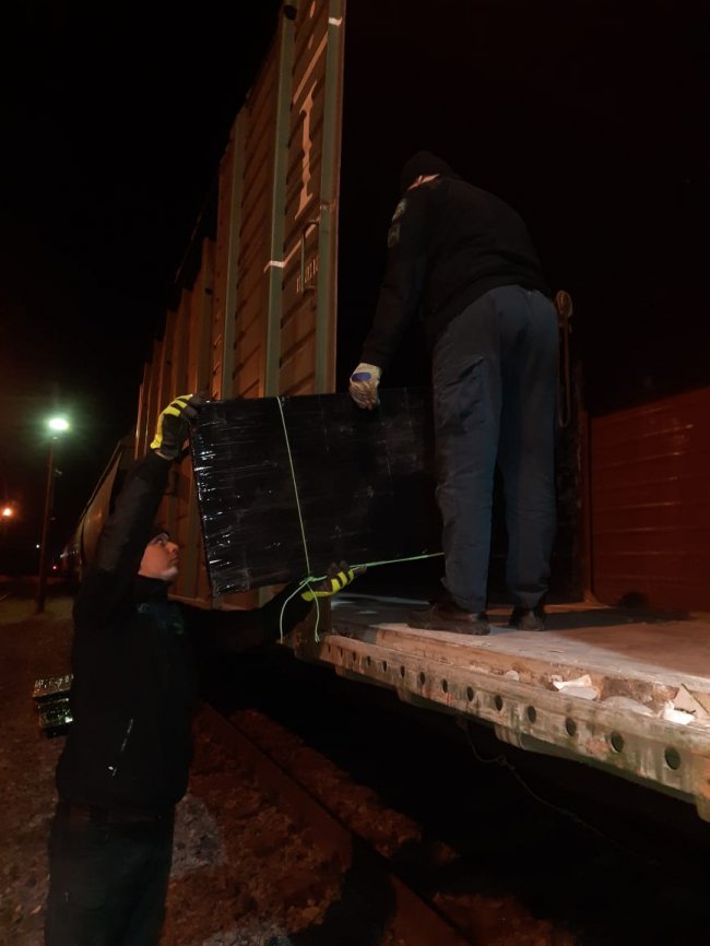 На волинському кордоні у вантажному потязі виявили контрабанду. ФОТО