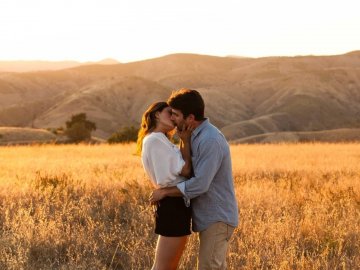 Волинські медики розповіли, що відбувається з організмом закоханих