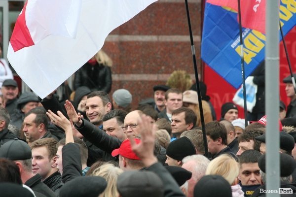 «Вставай, Україно» у Луцьку: обличчя протесту. ФОТО