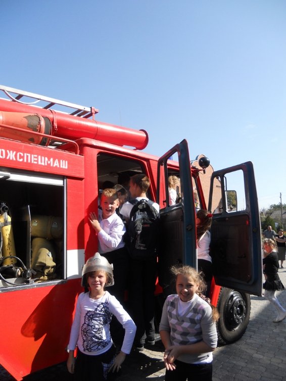 У Ківерцях навчали дітей гасити пожежу. ФОТО