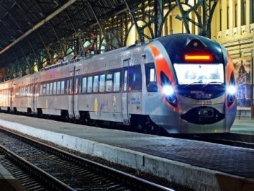 8 потягів «Інтерсіті» змінять графік: новий розклад