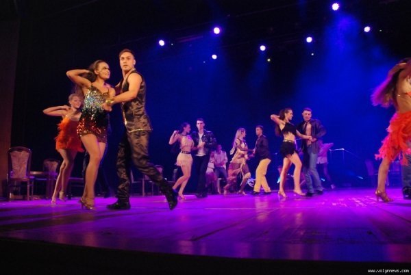 Танці пам’яті Майкла Джексона у Луцьку. ФОТО