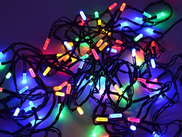 Луцькі муніципали витратили понад 40 тисяч гривень на гірлянди та господарські товари