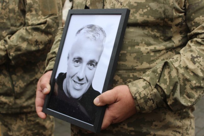 Луцька громада у скорботі: сьогодні люди прощалися з чотирма Героями