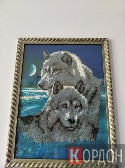 Раніше й голки з ниткою в руках не тримала: волинянка після народження доньки вишила пів сотні картин та ікон 