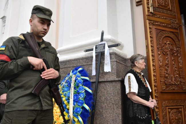 У Луцьку віддали останню шану Героєві Максиму Устимчуку