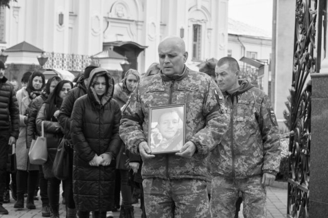 Лучани провели в останню дорогу загиблого Героя Богдана Буська