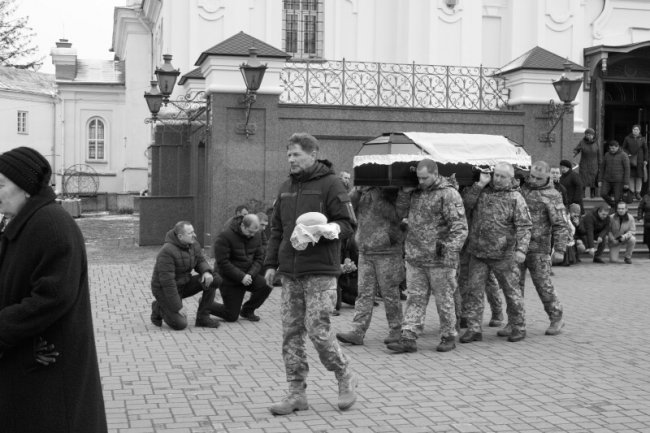 Лучани провели в останню дорогу загиблого Героя Богдана Буська