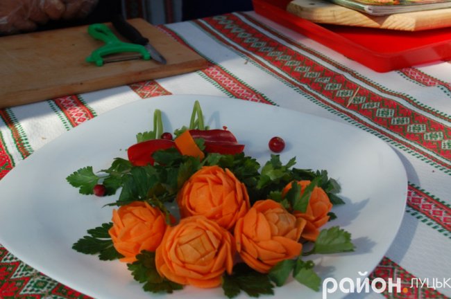 «Бурштинова осінь»: страви, мода і музика