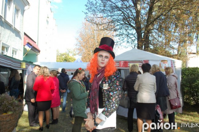 «Бурштинова осінь»: страви, мода і музика