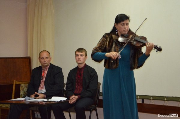 У Луцьку на захист української мови поставили мистецтво. ФОТО