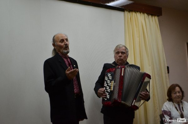 У Луцьку на захист української мови поставили мистецтво. ФОТО