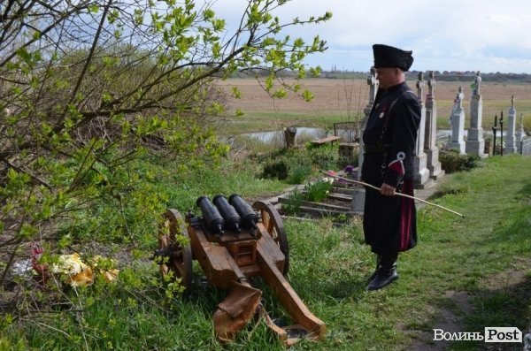 На Волині попрощалися із 86-річним упівцем. ФОТО