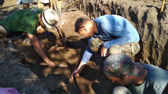 Як луцькі студенти-історики стають справжніми археологами. ФОТО