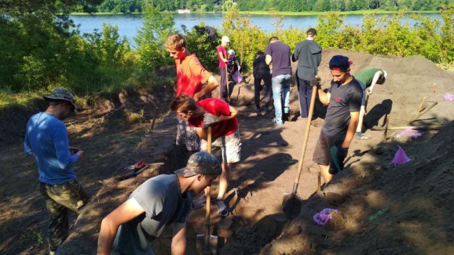 Як луцькі студенти-історики стають справжніми археологами. ФОТО