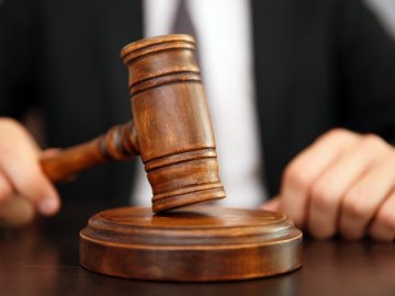 Водій, який збив пішохода у селищі на Волині, сидітиме за ґратами