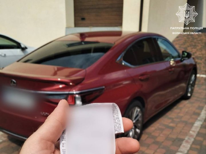 У Луцьку затримали 31-річну водійку Lexus, яка проїхала на червоний сигнал світлофора