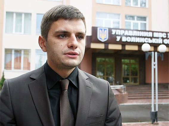 На Волині чоловік закопав у землю небезпечні хімікати. ФОТО