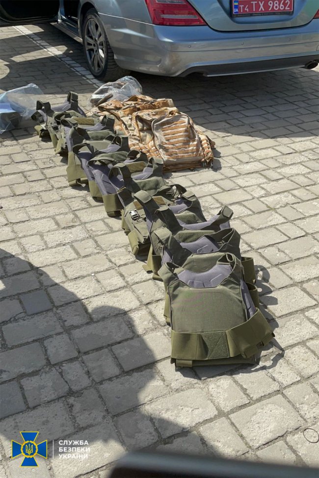 На Волині посадовець сільради організував контрабанду бронежилетів і касок на 18 тисяч доларів