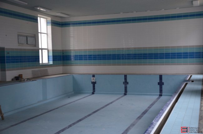 «Ні грошей, ні школи, ні дороги»: розповіли, чому 27 школа не готова до здачі