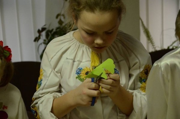 Діти із реабілітаційних центрів отримають святкові листівки від луцьких школярів. ФОТО