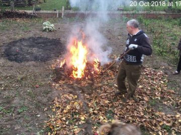 У Луцьку муніципали спіймали чоловіка, який задимів цілу вулицю