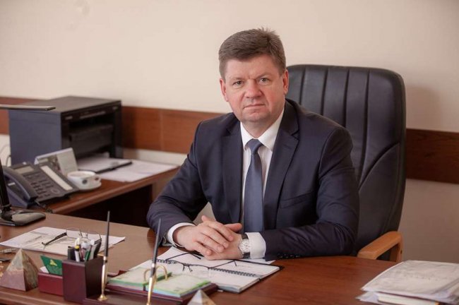 Скільки у Нововолинській міськраді заробляють голова та його заступники