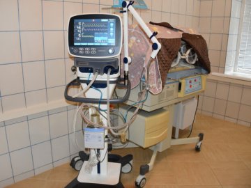 У луцькому пологовому будинку з'явився дороговартісний апарат, який рятуватиме немовлят